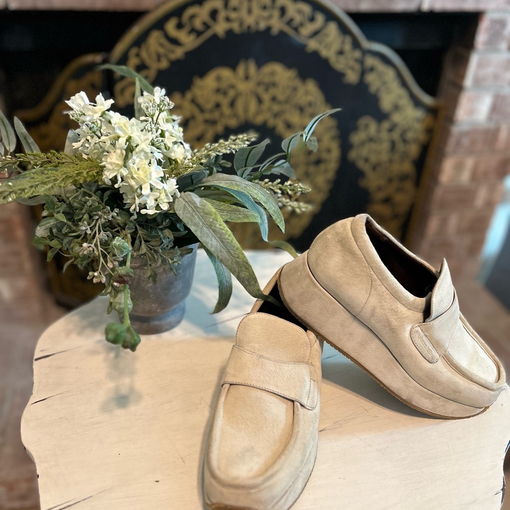 Stephane Kelian Paris Women's Cream Suede Platform Loafers Made in France